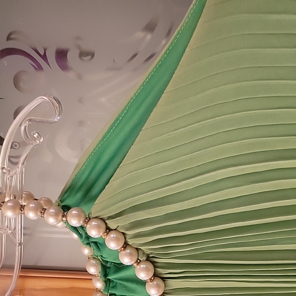 Elegant Green Pleated Top with Pearl Detail - Picture 5 of 7